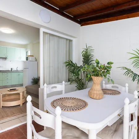 Lejlighed Tranquil Coastal Escape, *