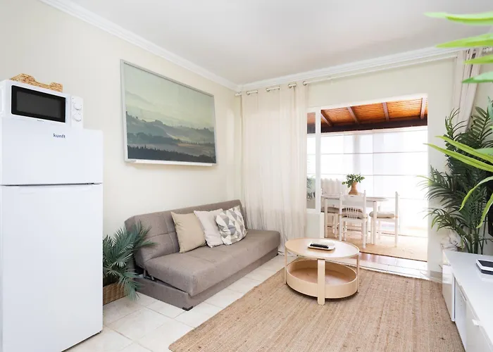 Tranquil Coastal Escape, Apartament *